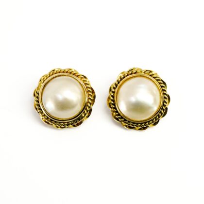 Monty's 14ct Mabe Pearl Yellow Gold Clip-On Earrings | 9.8g #70788