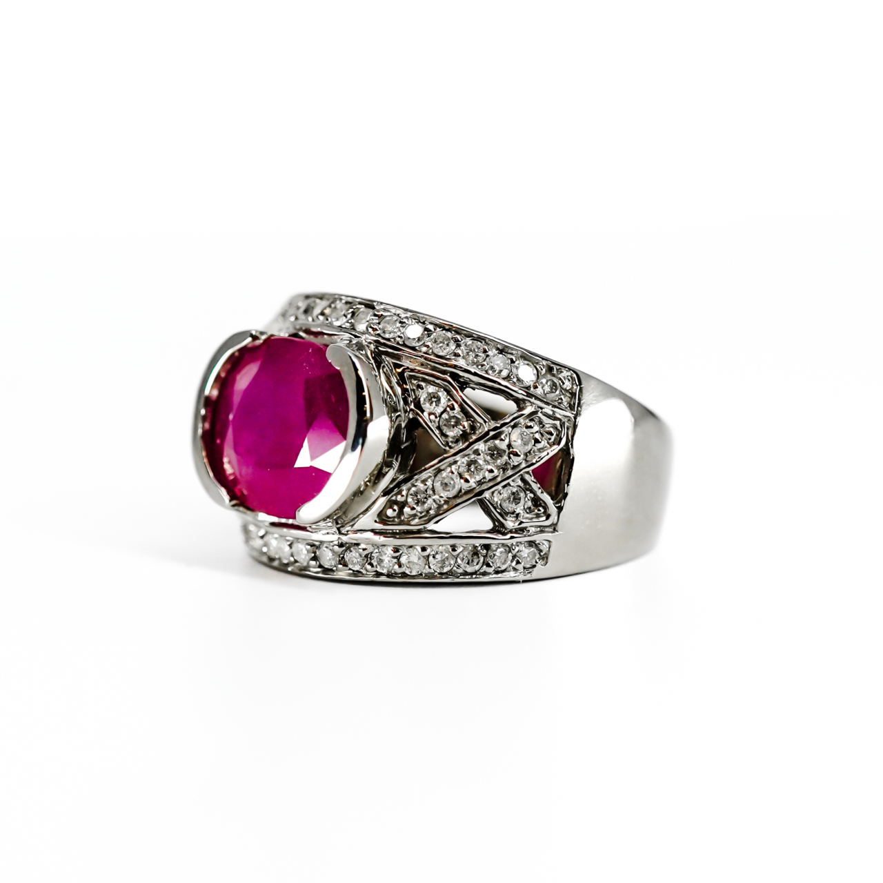 14ct Ruby & Diamond White Gold Ring | 10.9g | Statement Cocktail | Size M #70778 14ct Ruby & Diamond White Gold Ring | 10.9g | Statement Cocktail | Size M #70778 - Image 3