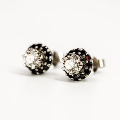 18ct White Gold 0.84ct E/VVS2 Diamond studs with 14ct White gold Black Diamond Halo + Val #71425