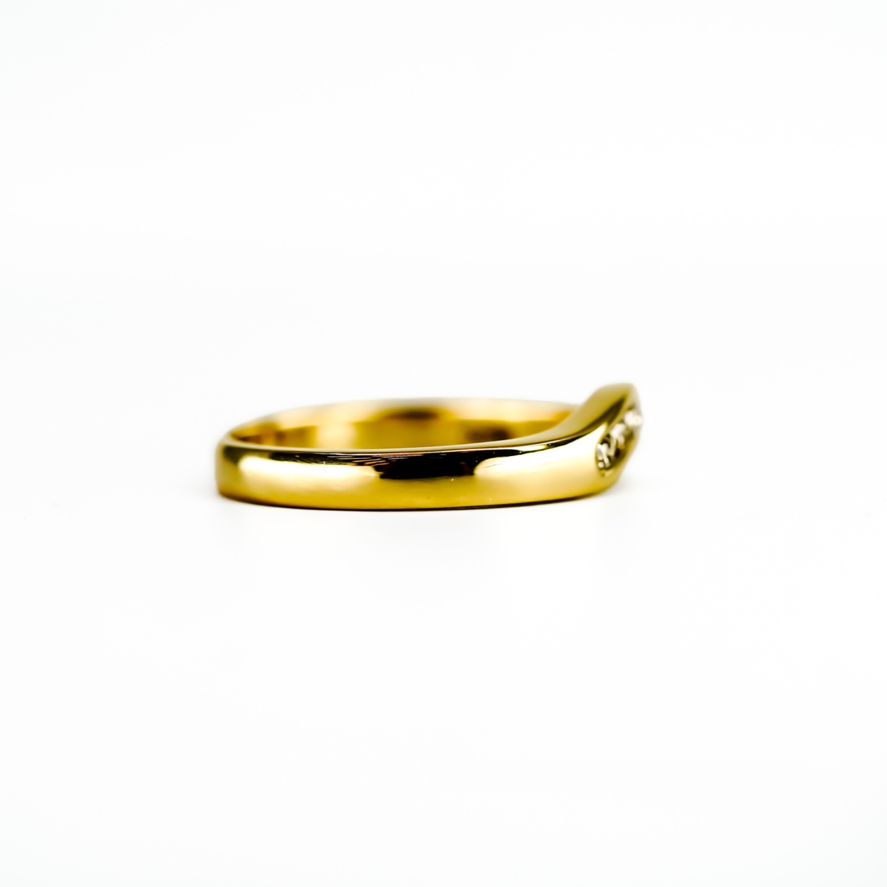 18ct Yellow Gold 3.5mm wide Diamond Curved Ring Band Size P1/2 #71323 18ct Yellow Gold 3.5mm wide Diamond Curved Ring Band Size P1/2 #71323 - Image 3