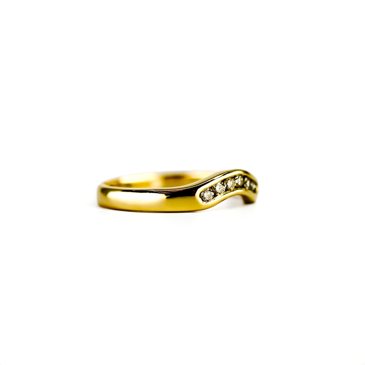 18ct Yellow Gold 3.5mm wide Diamond Curved Ring Band Size P1/2 #71323 18ct Yellow Gold 3.5mm wide Diamond Curved Ring Band Size P1/2 #71323 - Image 4