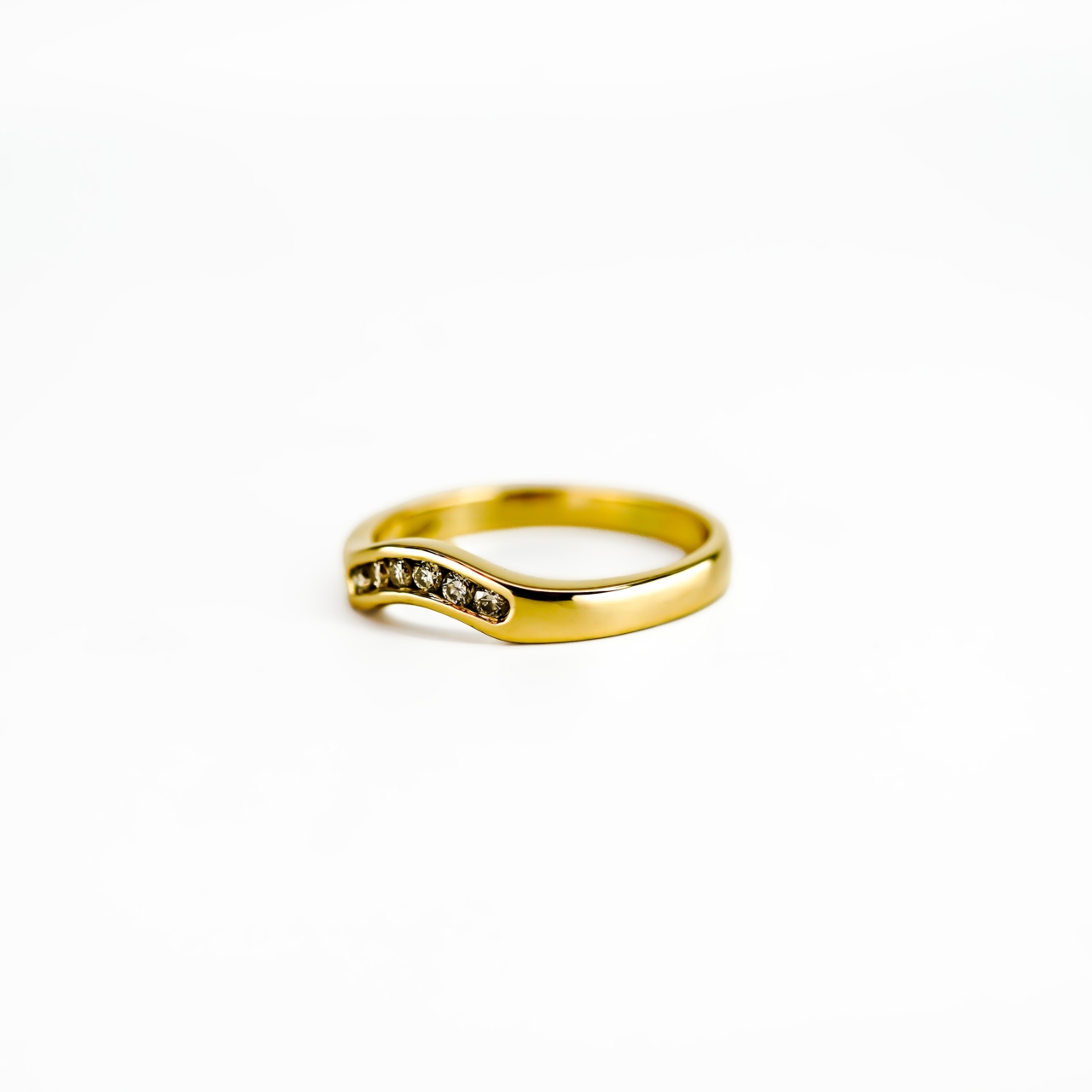 18ct Yellow Gold 3.5mm wide Diamond Curved Ring Band Size P1/2 #71323 18ct Yellow Gold 3.5mm wide Diamond Curved Ring Band Size P1/2 #71323 - Image 5