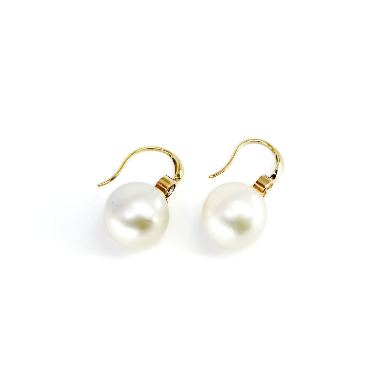 9ct Yellow Gold Pearl & Diamond Drop Earrings | 13g | 15.5mm Pearls #70783 9ct Yellow Gold Pearl & Diamond Drop Earrings | 13g | 15.5mm Pearls #70783 - Image 3