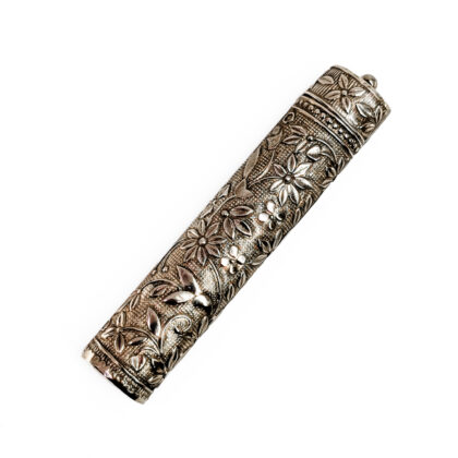Antique 800 Silver Repoussé Floral Needle Case / Etui | 77.5mm | 13.0g #71428