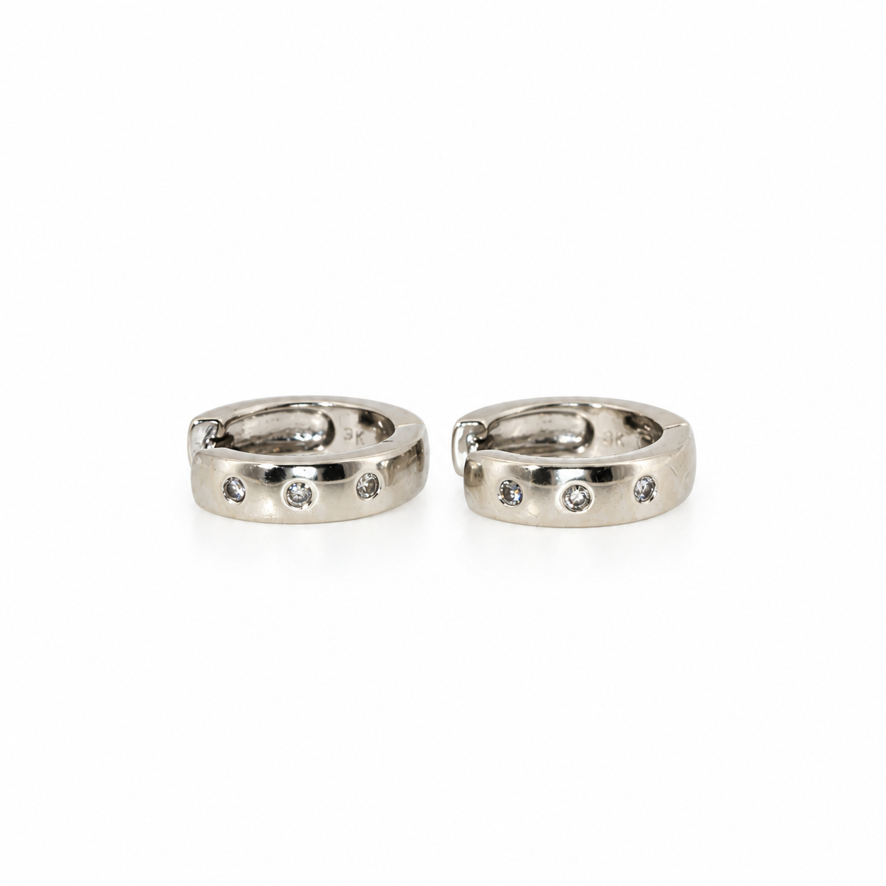 9ct White Gold Diamond Huggie Earrings | 2.7g #71338 9ct White Gold Diamond Huggie Earrings | 2.7g #71338