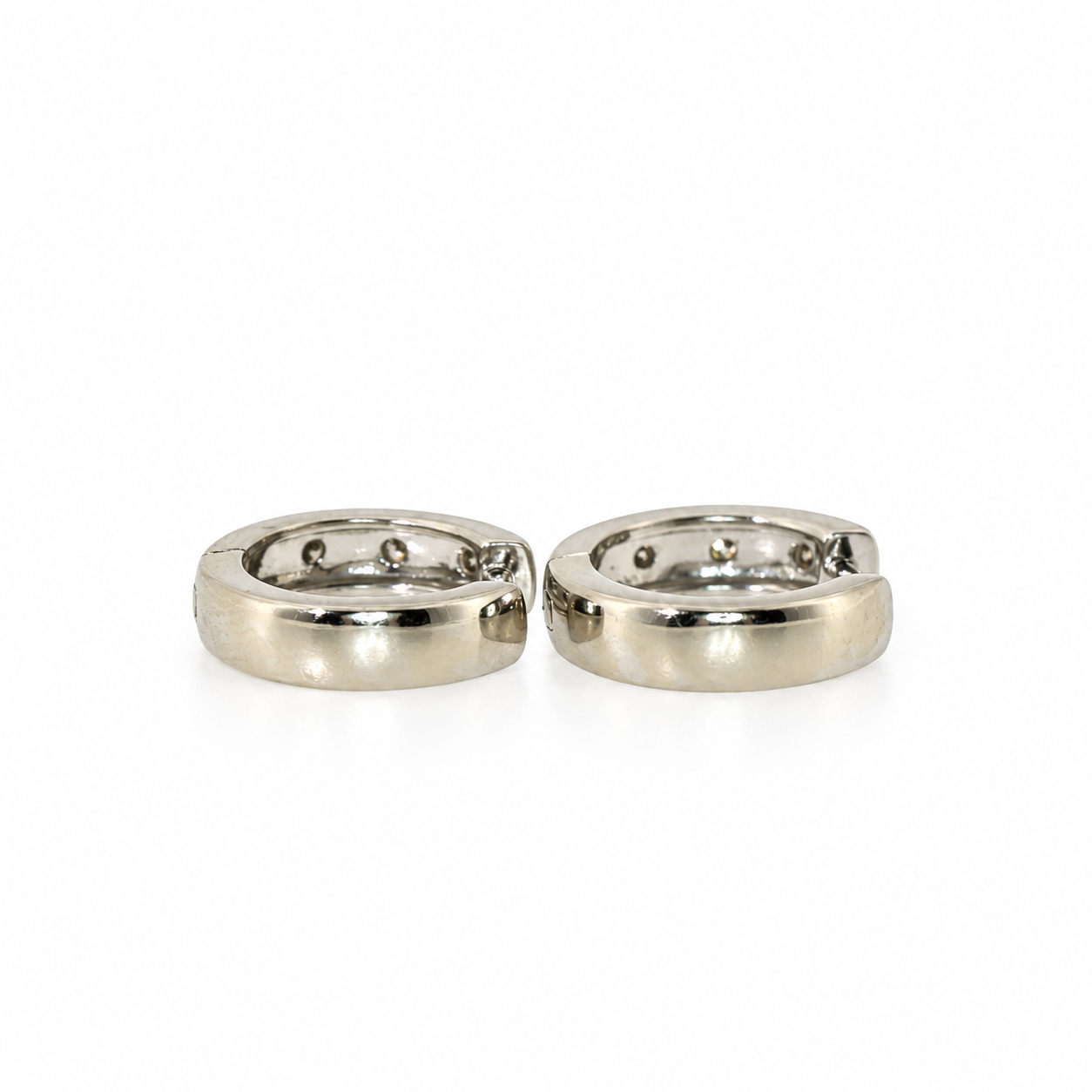 9ct White Gold Diamond Huggie Earrings | 2.7g #71338 9ct White Gold Diamond Huggie Earrings | 2.7g #71338 - Image 3