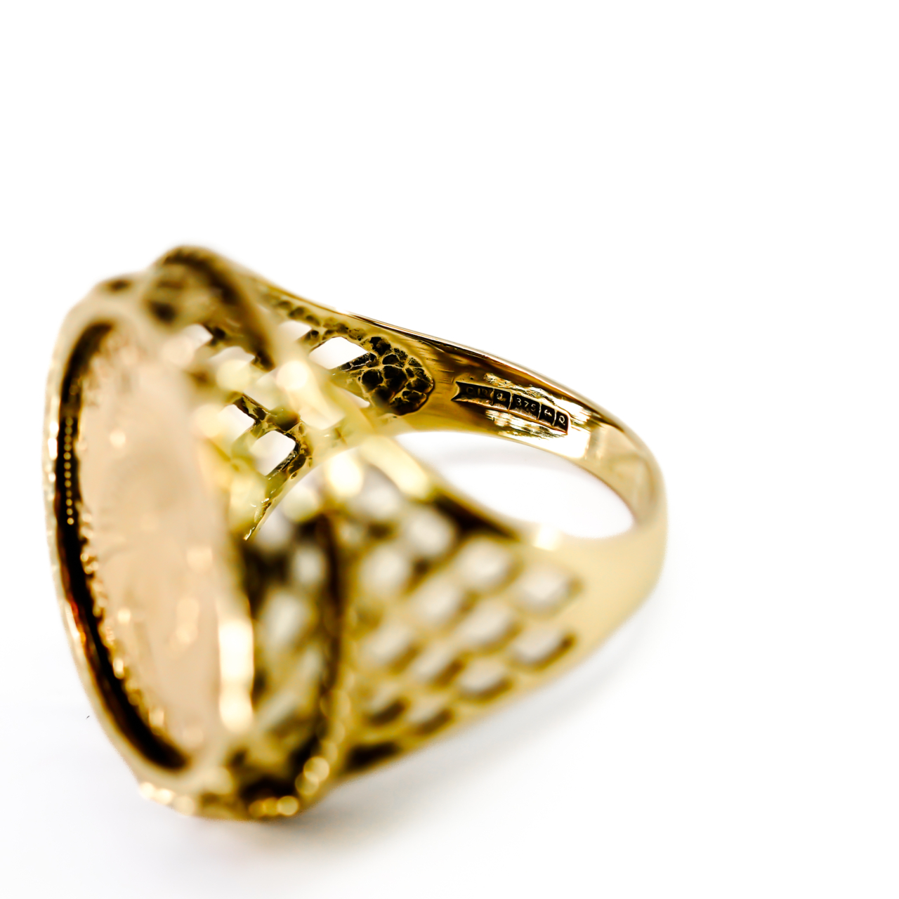 9ct Yellow Gold Cleopatra & Marc Antony Coin Style Ring | 5.7g | Size M #72099 9ct Yellow Gold Cleopatra & Marc Antony Coin Style Ring | 5.7g | Size M #72099 - Image 8
