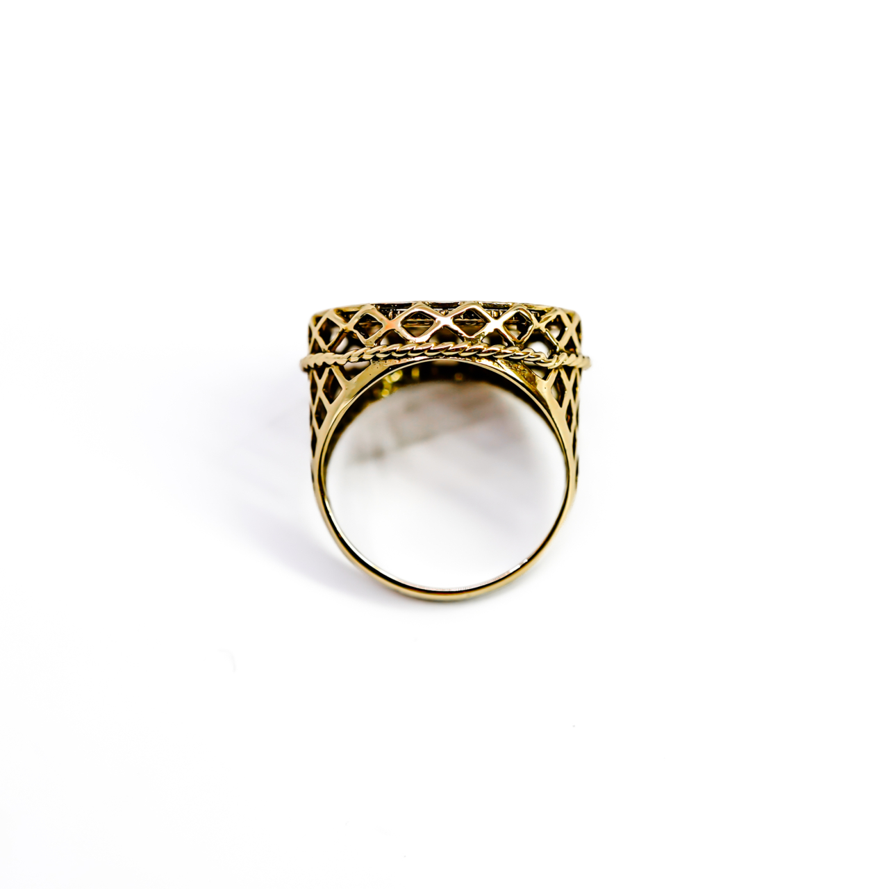 9ct Yellow Gold Cleopatra & Marc Antony Coin Style Ring | 5.7g | Size M #72099 9ct Yellow Gold Cleopatra & Marc Antony Coin Style Ring | 5.7g | Size M #72099 - Image 10