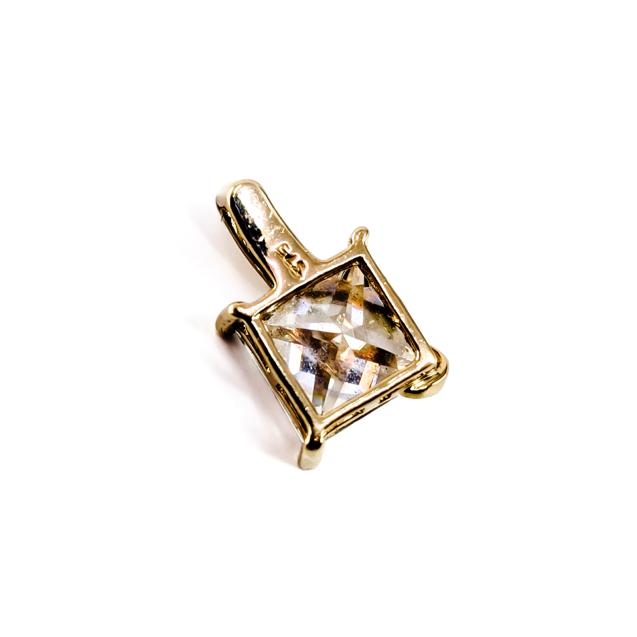 9ct Yellow Gold Cubic Zirconia Pendant | 8mm Stone | 1.9g #71341 9ct Yellow Gold Cubic Zirconia Pendant | 8mm Stone | 1.9g #71341 - Image 6
