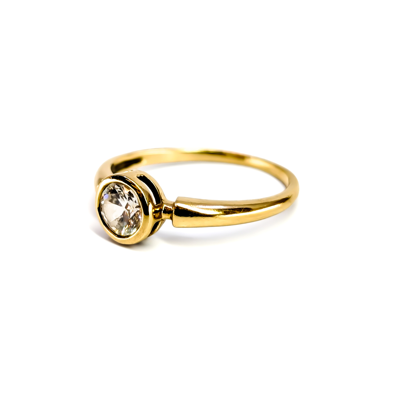 9ct Yellow Gold Cubic Zirconia Ring | Size N | 1.5g #71648 9ct Yellow Gold Cubic Zirconia Ring | Size N | 1.5g #71648 - Image 5