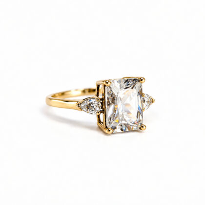 9ct Yellow Gold Cubic Zirconia Trilogy Ring | Size P | 3.4g #71813