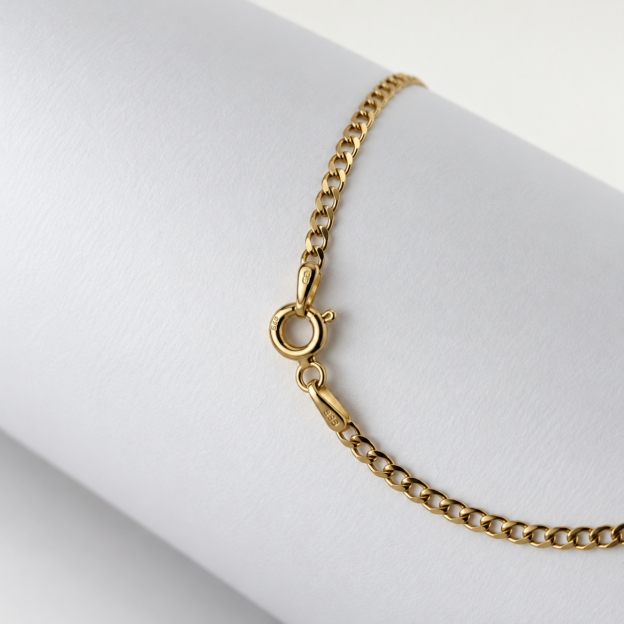 9ct Yellow Gold Curb Link Chain | 2.1g | 50cm | 2mm #71547 9ct Yellow Gold Curb Link Chain | 2.1g | 50cm | 2mm #71547 - Image 2