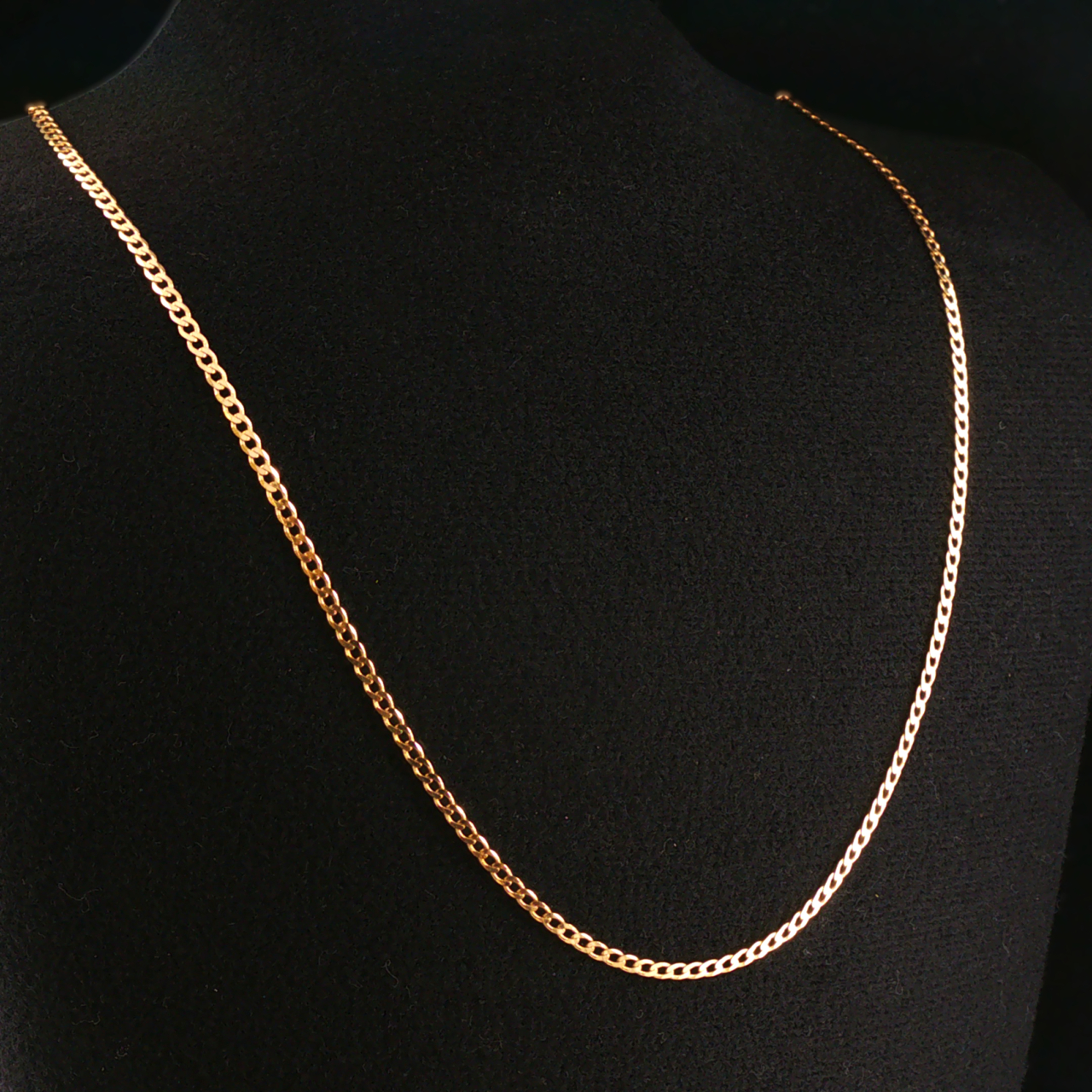 9ct Yellow Gold Curb Link Chain Necklace 45cm #72104 9ct Yellow Gold Curb Link Chain Necklace 45cm #72104 - Image 3