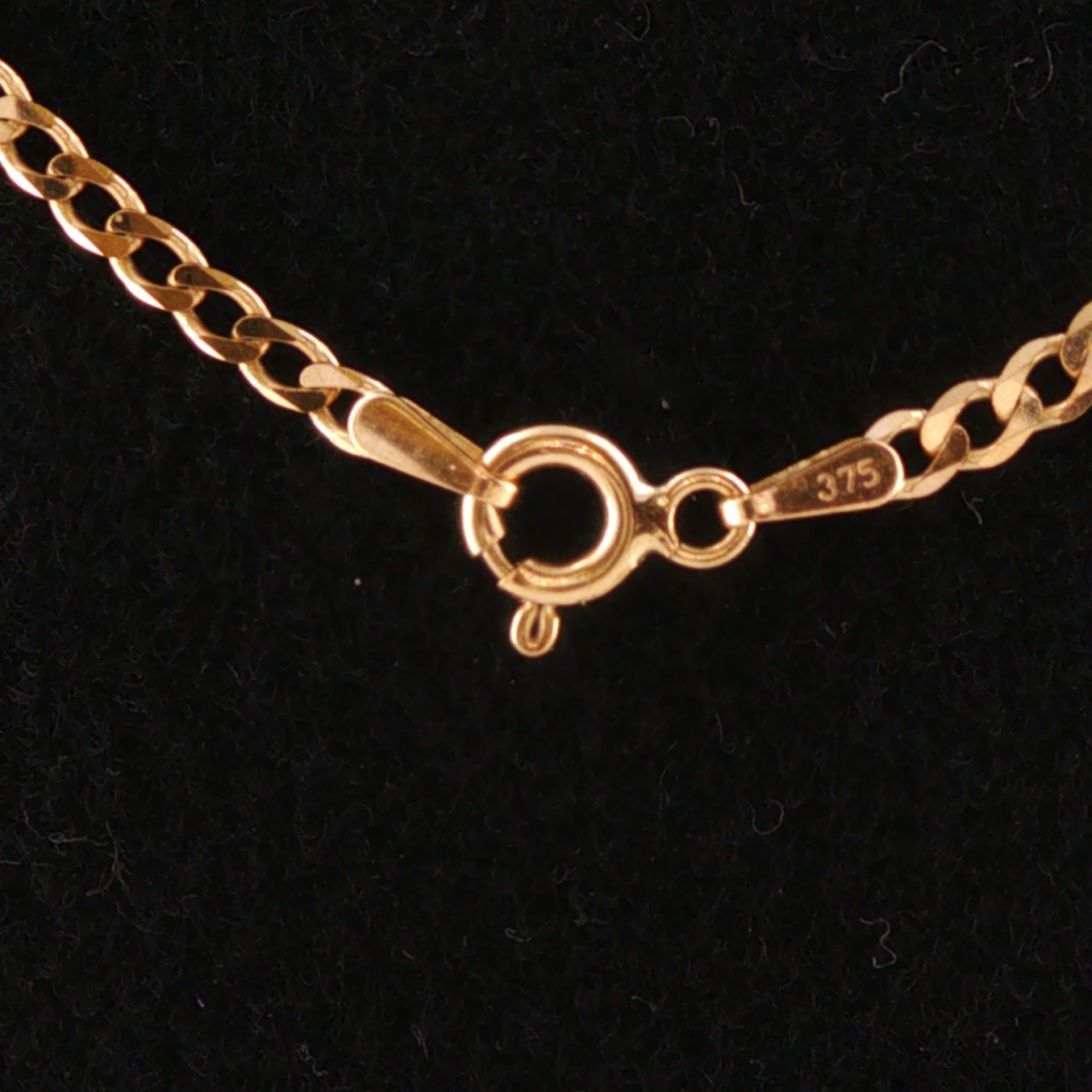 9ct Yellow Gold Curb Link Chain Necklace 45cm #72104 9ct Yellow Gold Curb Link Chain Necklace 45cm #72104 - Image 5
