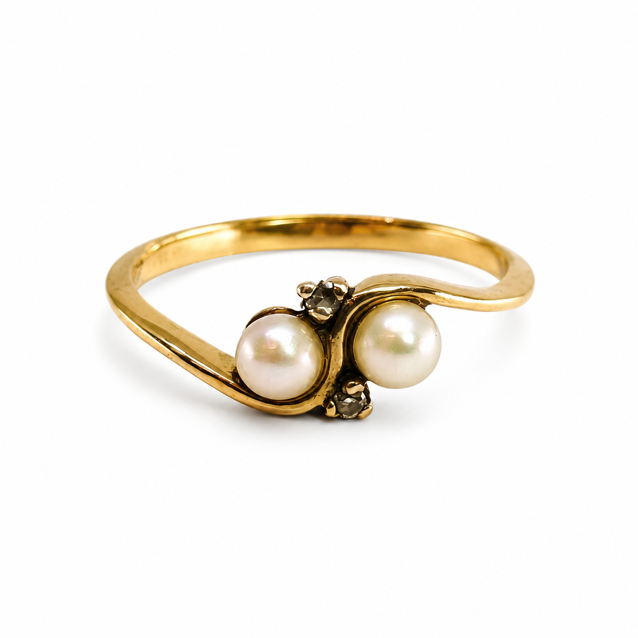 9ct Yellow Gold Pearl & Natural Diamond Ring | Size M | 1.5g #71430 9ct Yellow Gold Pearl & Natural Diamond Ring | Size M | 1.5g #71430