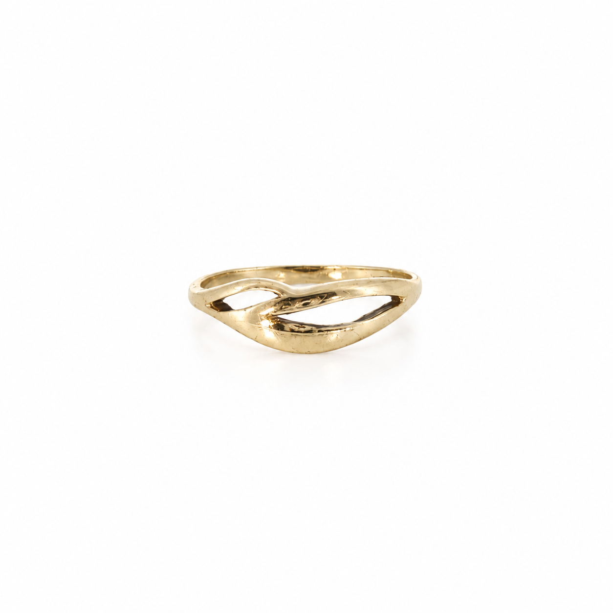 9ct Yellow Gold Sapphire & Natural Diamond Ring | 3.7g | Size P #71873 9ct Yellow Gold Sapphire & Natural Diamond Ring | 3.7g | Size P #71873