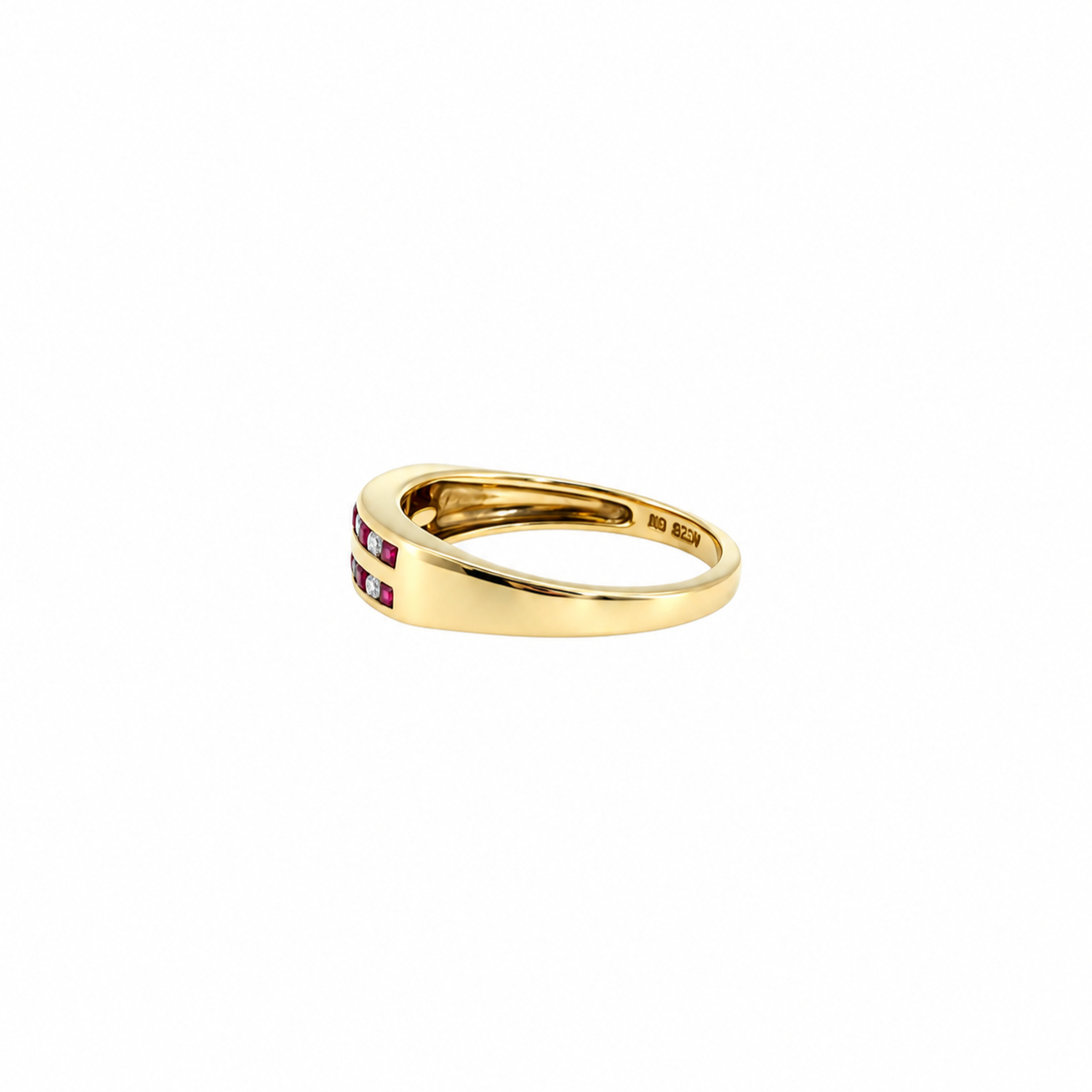 9ct Yellow Gold Ruby & Natural Diamond Ring | 2.9g Size M 1/2 #71450 9ct Yellow Gold Ruby & Natural Diamond Ring | 2.9g Size M 1/2 #71450 - Image 3