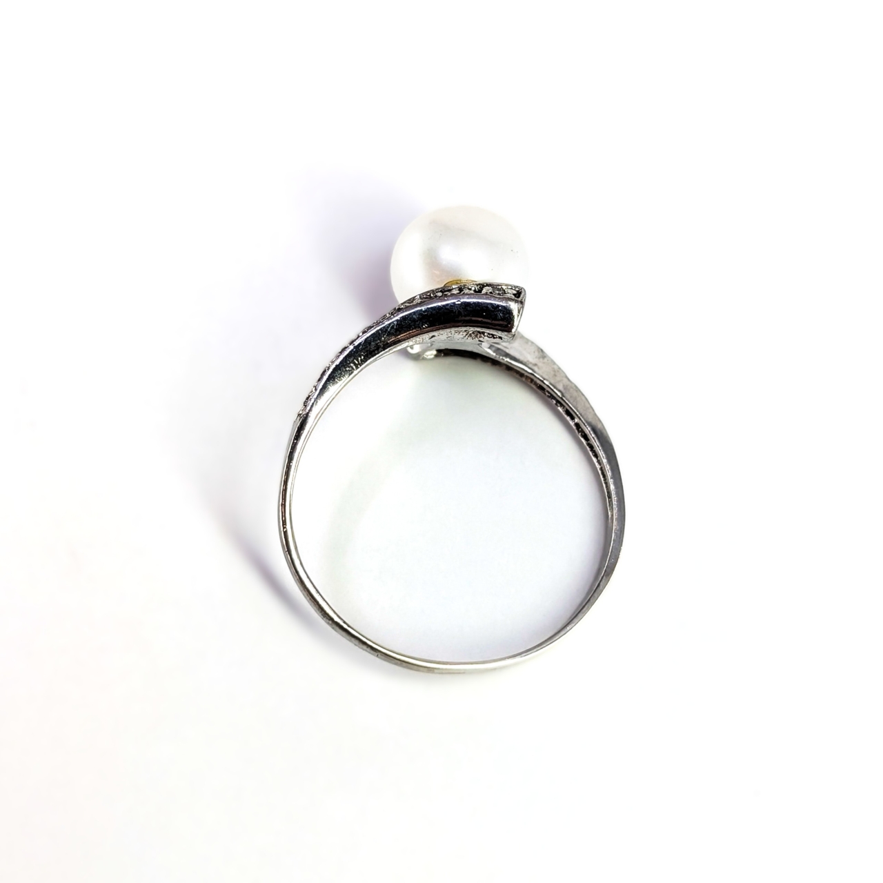Sterling Silver Button Pearl & Cubic Zirconia Ring | 2.4g | Size R1/2 #71841 Sterling Silver Button Pearl & Cubic Zirconia Ring | 2.4g | Size R1/2 #71841 - Image 4