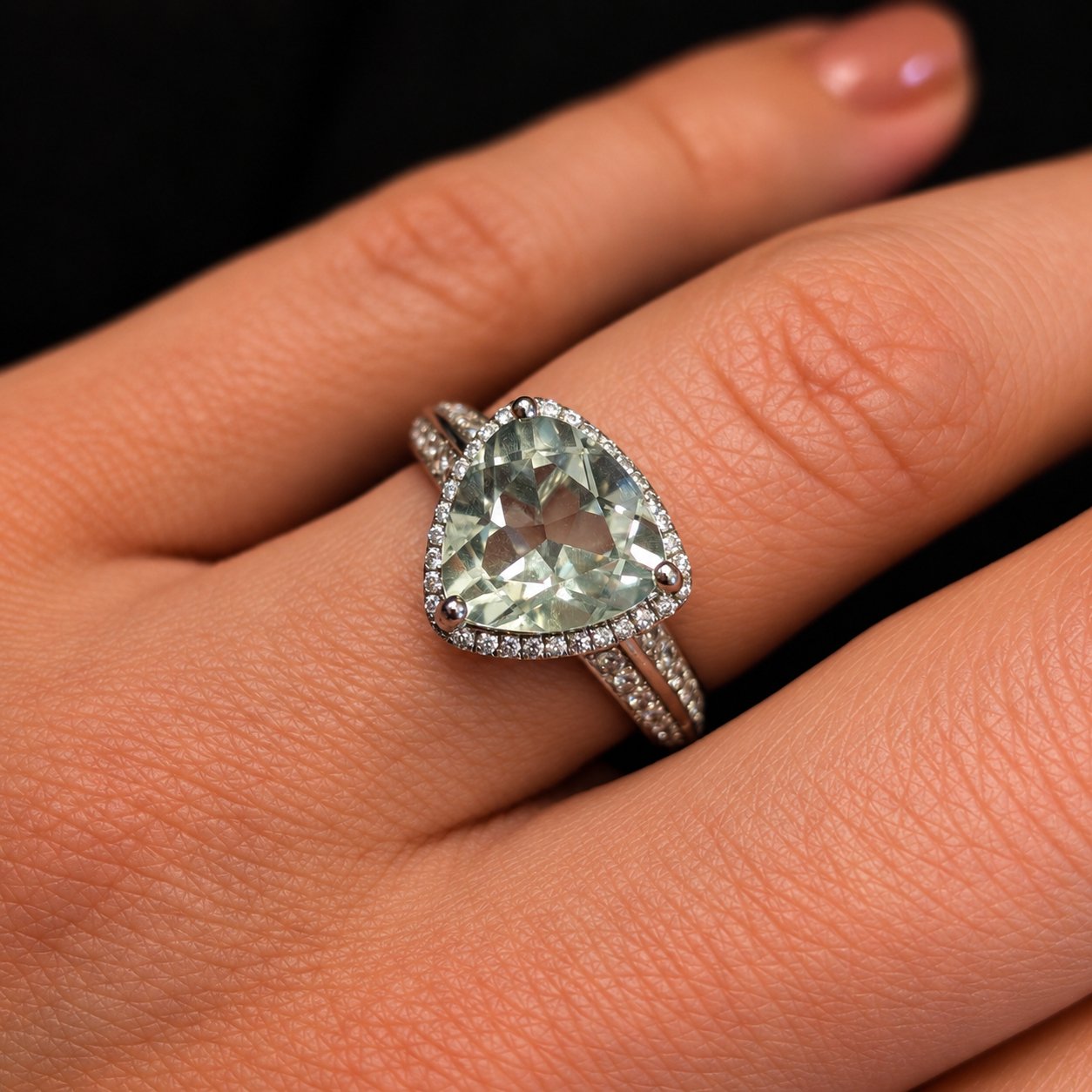 Sterling Silver Pale Blue Quartz & Cubic Zirconia Ring | 3.9g | Size P #71838 Sterling Silver Pale Blue Quartz & Cubic Zirconia Ring | 3.9g | Size P #71838 - Image 2