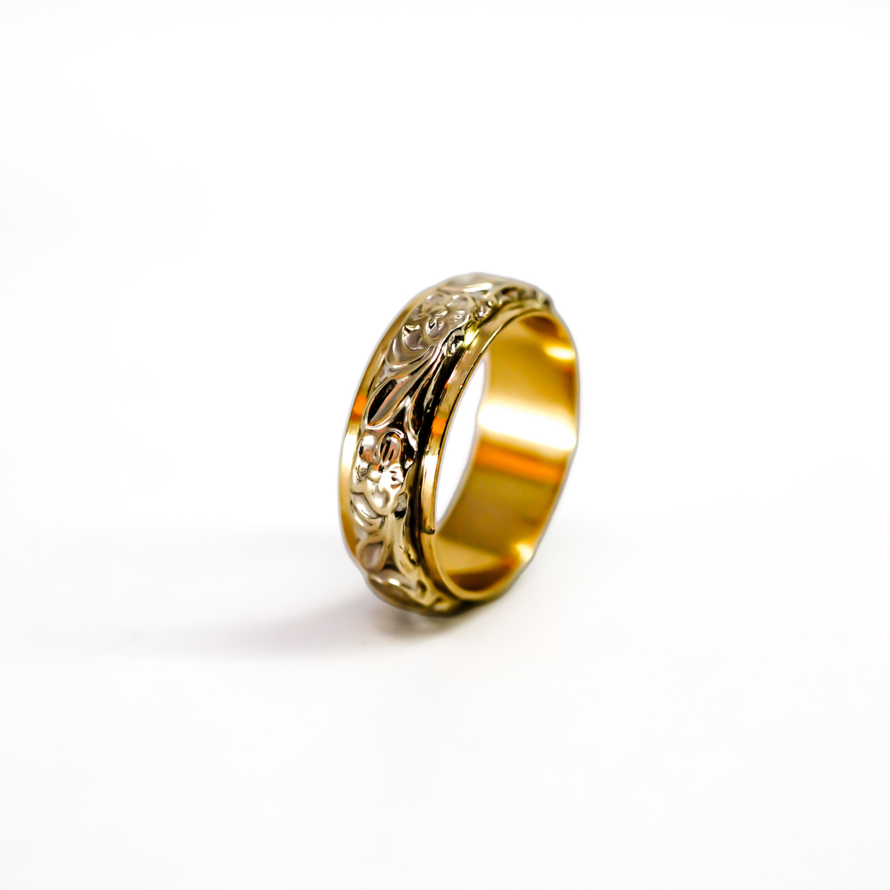 Vintage 9ct Two-Tone Gold Floral Band Ring | 4.2g | Size J | 6mm #71649 Vintage 9ct Two-Tone Gold Floral Band Ring | 4.2g | Size J | 6mm #71649 - Image 3