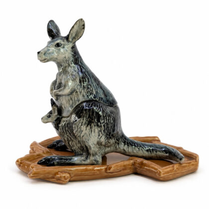Monty's Vintage Ceramic Kangaroo Salt & Pepper Shaker Set #71222-62