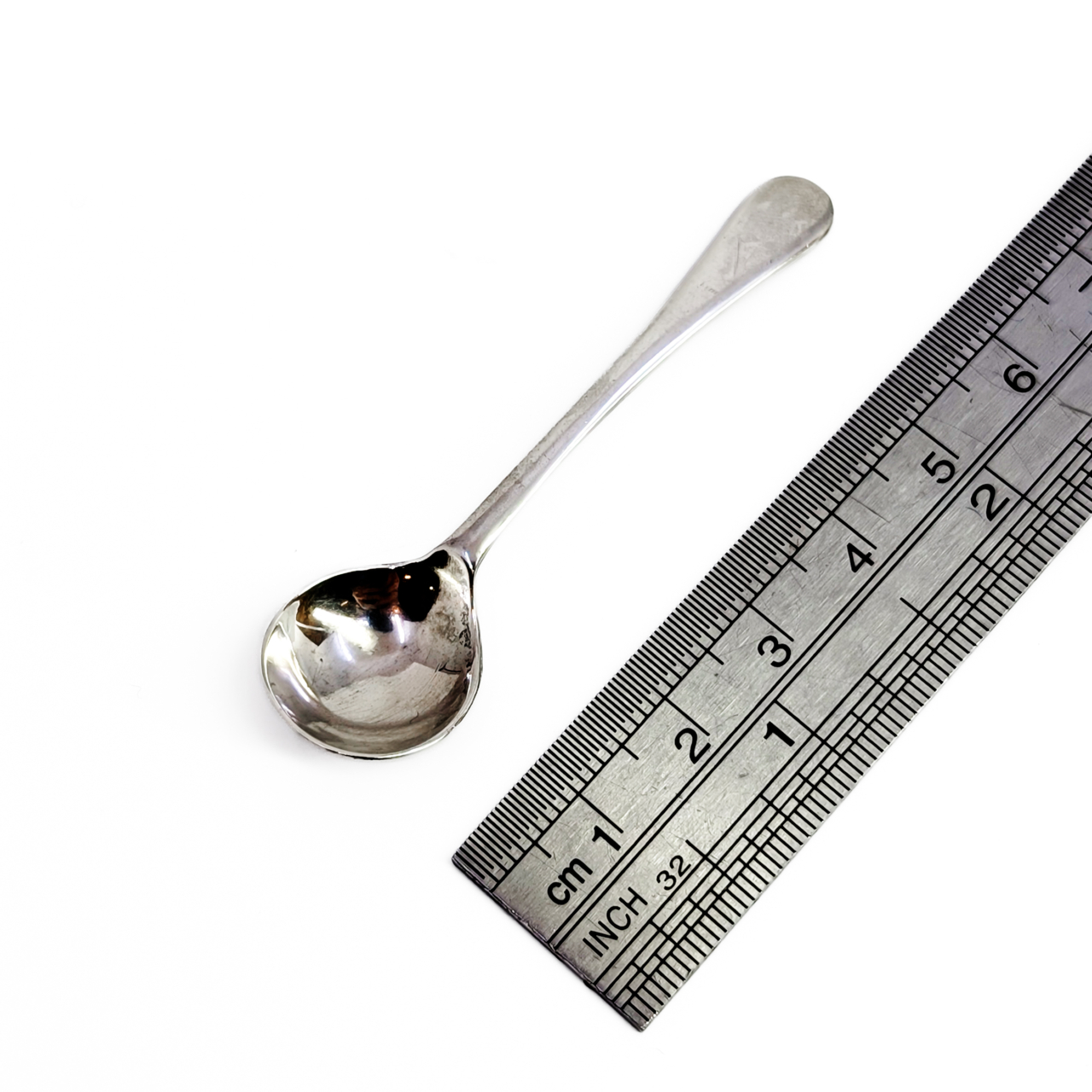 Vintage Sterling Silver Sugar Spoon | Sheffield c.1957 | 4.6g | 6.2cm #71736 Vintage Sterling Silver Sugar Spoon | Sheffield c.1957 | 4.6g | 6.2cm #71736 - Image 3