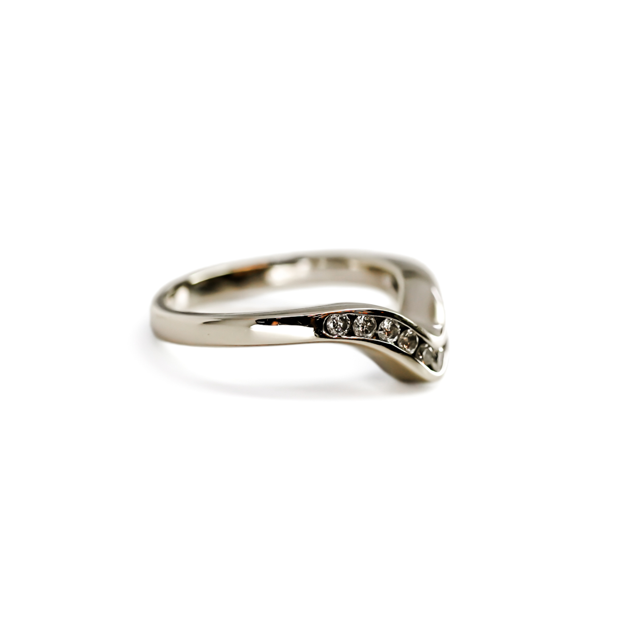 18ct White Gold Diamond Wishbone Ring | 3.0g | Size I #70292 18ct White Gold Diamond Wishbone Ring | 3.0g | Size I #70292 - Image 5