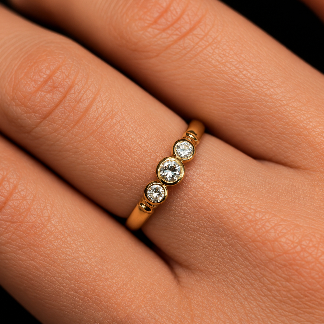 18ct Yellow Gold Diamond Trilogy Ring | 2.4g | Size P #71887 18ct Yellow Gold Diamond Trilogy Ring | 2.4g | Size P #71887 - Image 2