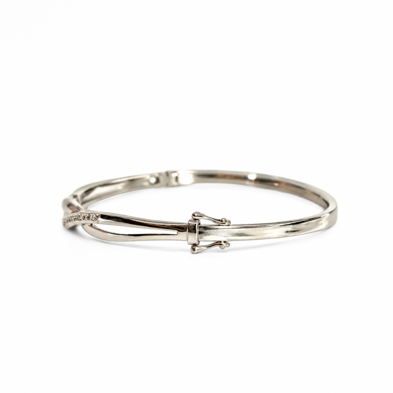 9ct White Gold Diamond Accent Bangle | 6.1g #71412 9ct White Gold Diamond Accent Bangle | 6.1g #71412 - Image 3
