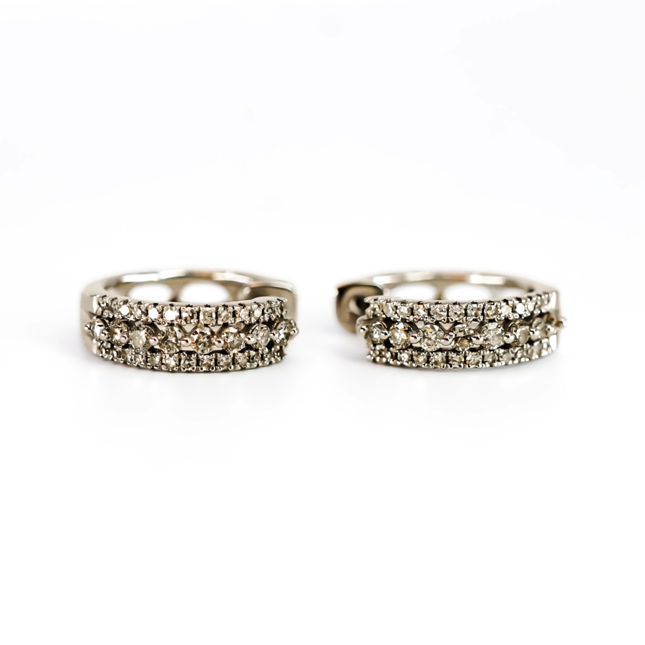 9ct White Gold Diamond Huggie Earrings | 2.1g | 13.5mm #72162 9ct White Gold Diamond Huggie Earrings | 2.1g | 13.5mm #72162 - Image 2