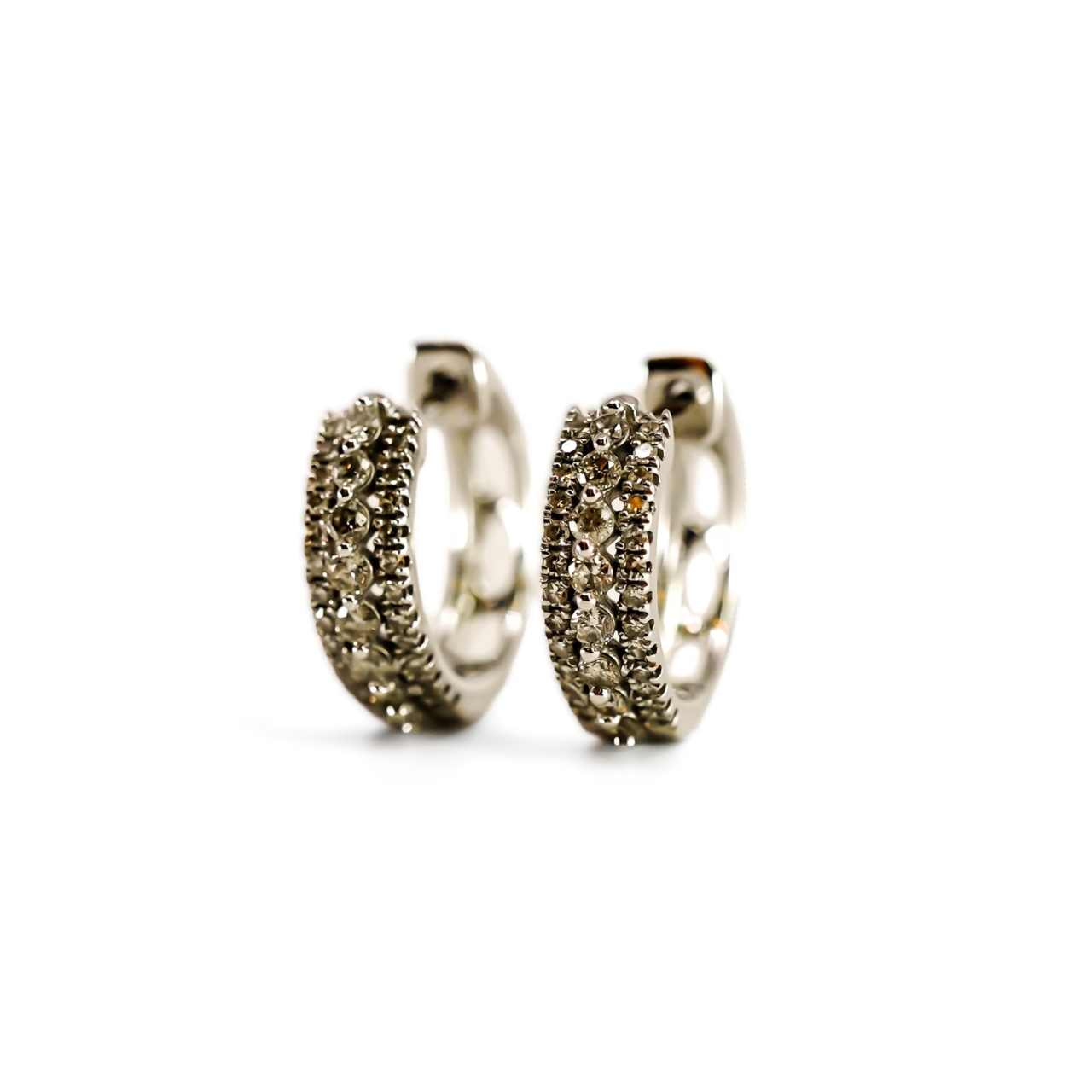 9ct White Gold Diamond Huggie Earrings | 2.1g | 13.5mm #72162 9ct White Gold Diamond Huggie Earrings | 2.1g | 13.5mm #72162 - Image 5