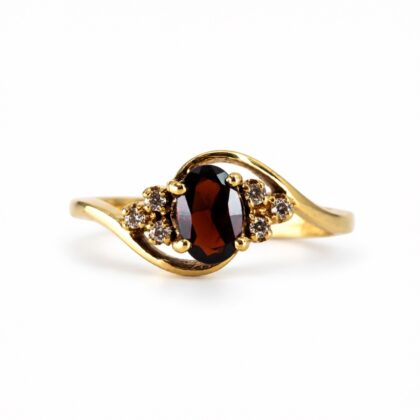 Monty's 9ct Yellow Gold Garnet & CZ Ring | 1.6g #71647