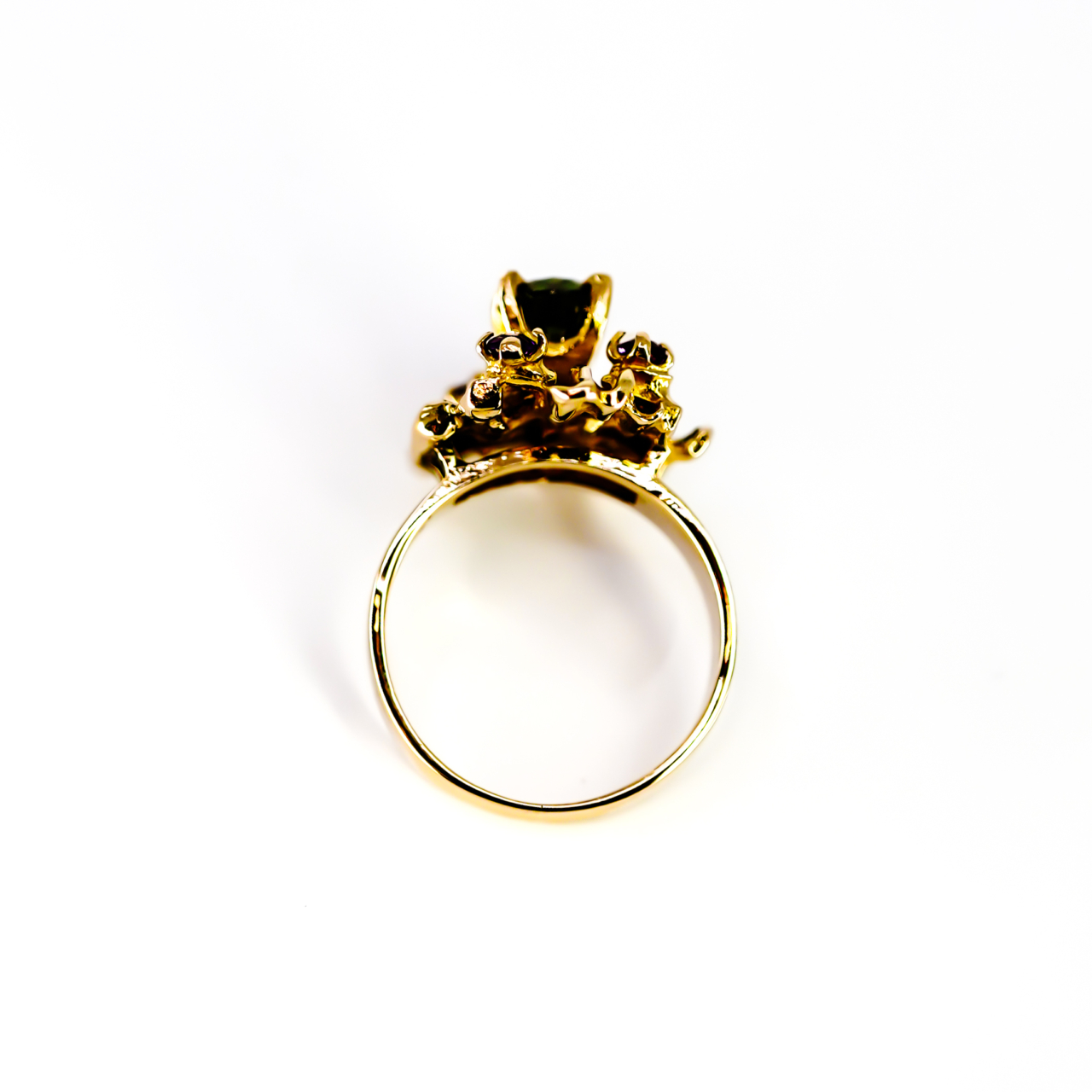 9ct Yellow Gold Sapphire & Amethyst Ring | 6.0g Size L 1/2 #70094 9ct Yellow Gold Sapphire & Amethyst Ring | 6.0g Size L 1/2 #70094 - Image 9