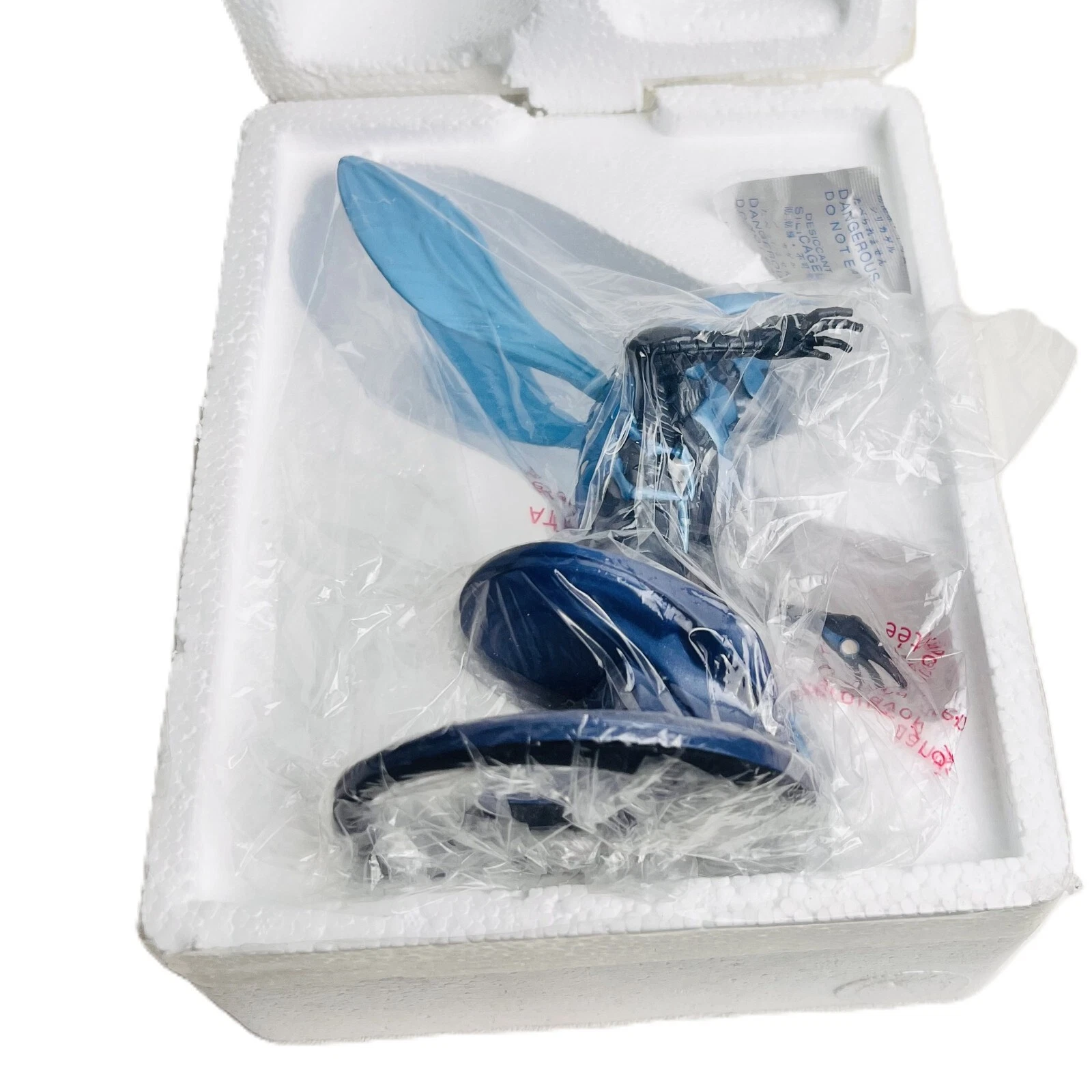DC Collectibles Blue Beetle Bust Figurine | Boxed #65822 DC Collectibles Blue Beetle Bust Figurine | Boxed #65822 - Image 13