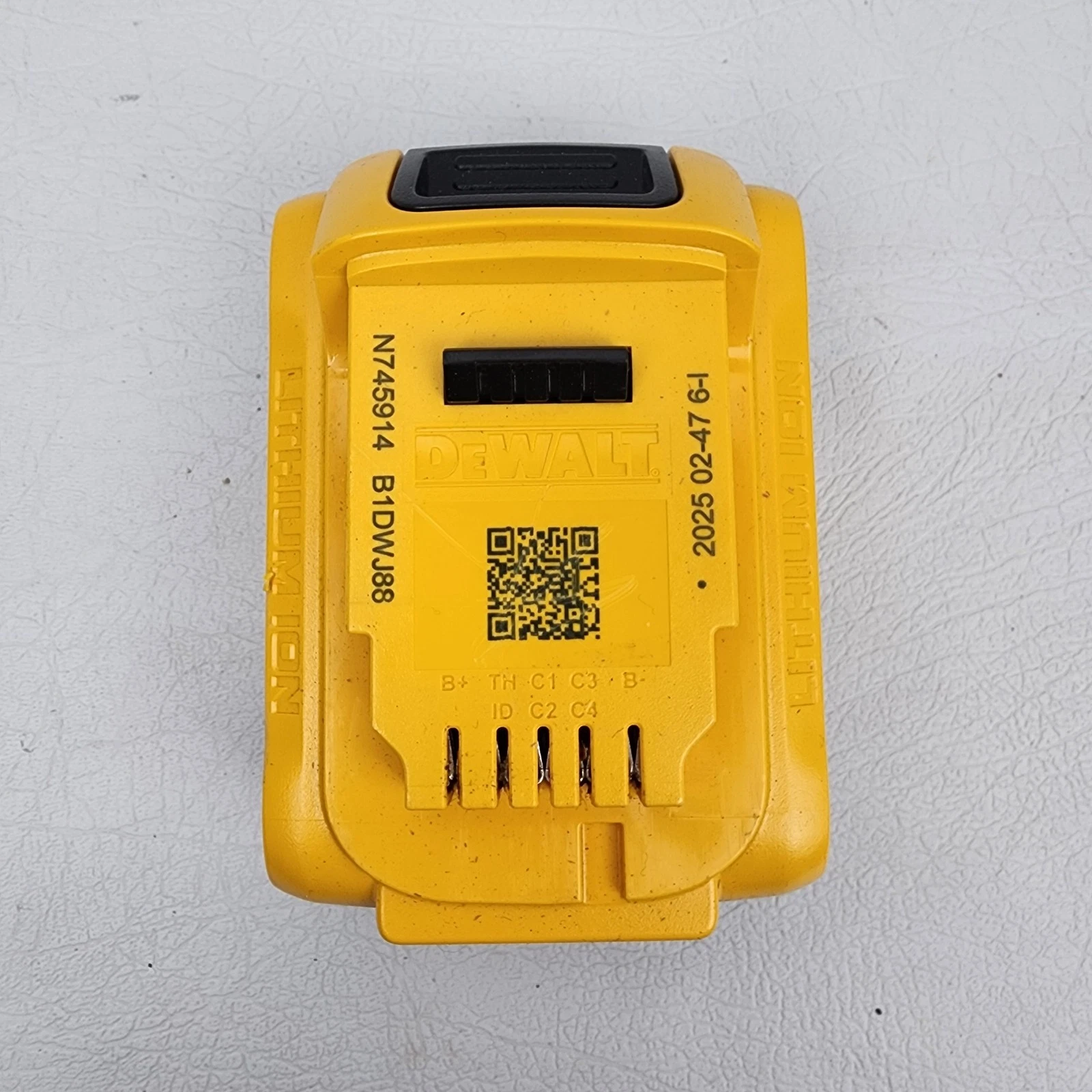 DeWalt DCB184-XE 18V XR 5.0Ah Li-Ion Battery #68391-1 DeWalt DCB184-XE 18V XR 5.0Ah Li-Ion Battery #68391-1