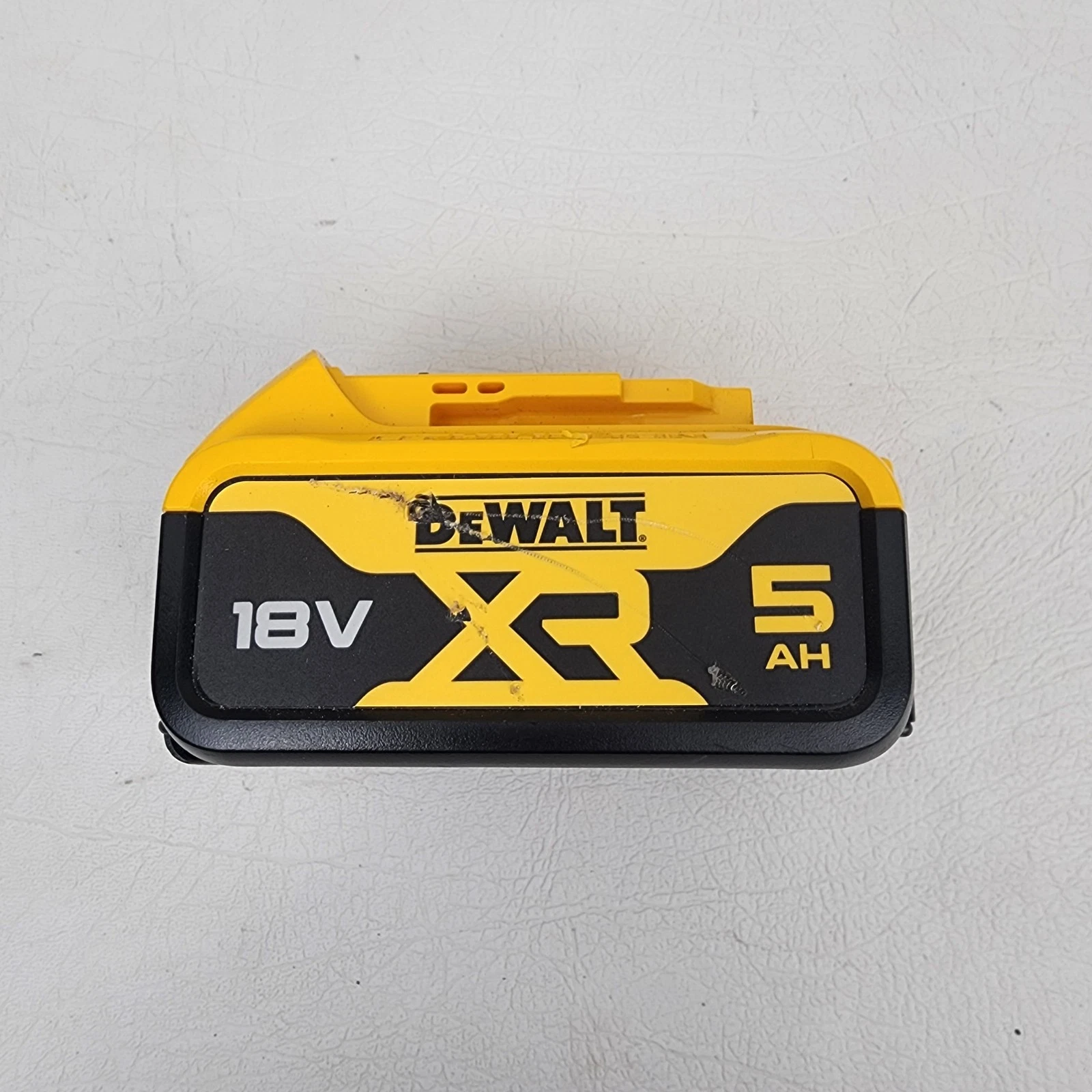 DeWalt DCB184-XE 18V XR 5.0Ah Li-Ion Battery #68391-1 DeWalt DCB184-XE 18V XR 5.0Ah Li-Ion Battery #68391-1 - Image 2