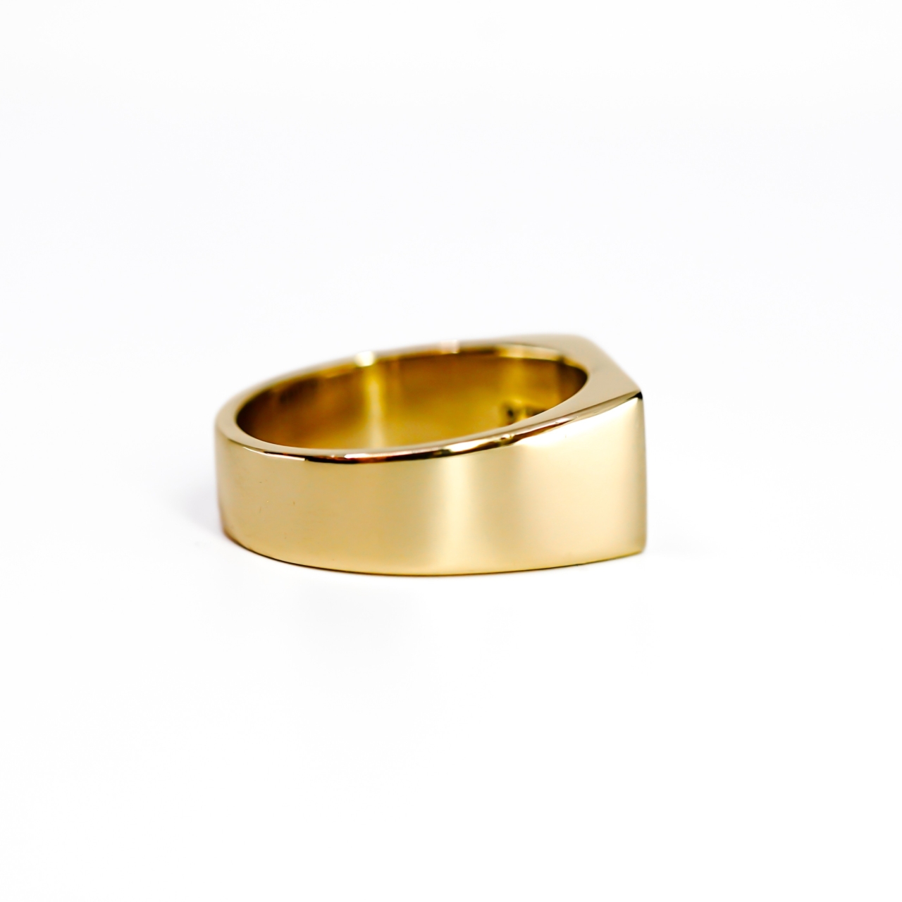 Howlett Jewellery 9ct Yellow Gold Black Diamond Signet Ring | 12.1g | RRP $3,250 #71973 Howlett Jewellery 9ct Yellow Gold Black Diamond Signet Ring | 12.1g | RRP $3,250 #71973 - Image 4