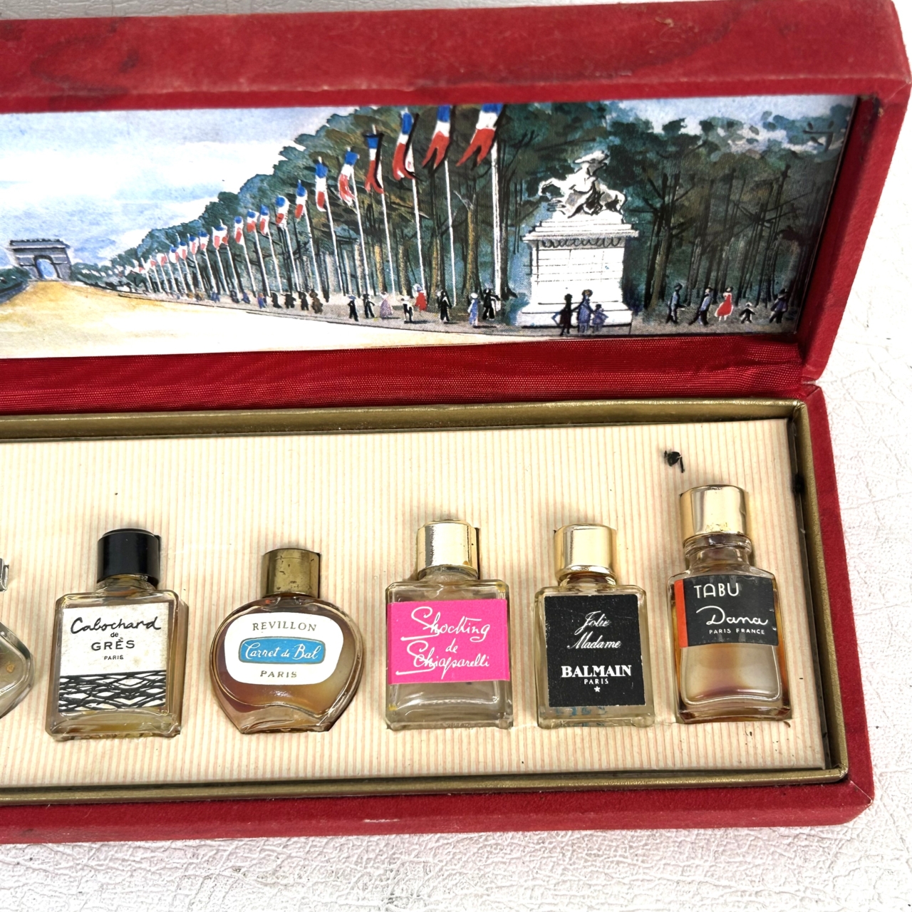 Vintage Les Parfums de Paris No. 2 Miniature Perfume Set | 10 Bottles #63385 Vintage Les Parfums de Paris No. 2 Miniature Perfume Set | 10 Bottles #63385 - Image 4